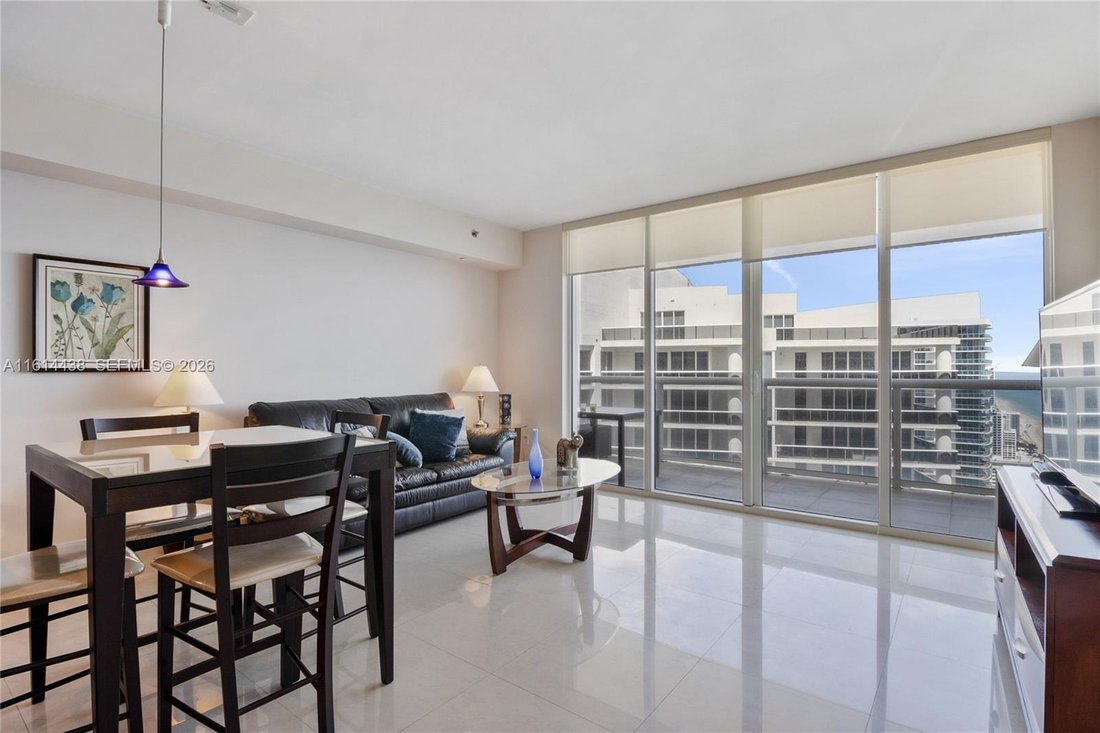 Condo in Hallandale Beach, Florida, United States 4 - 17203073
