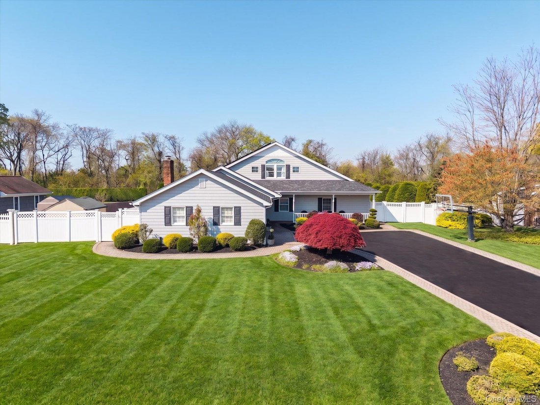 House in West Islip, New York, United States 1 - 17959148