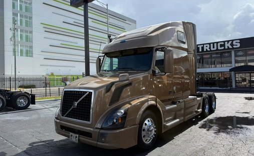 2018 Volvo Commercial VNL VNL 760 Sleeper in Miami, FL, United States 1