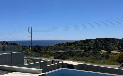 Villa in Agios Tychon, Limassol, Cyprus 1