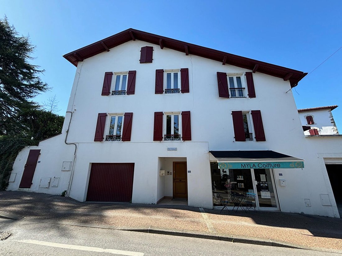 Villa in Ustaritz, Nouvelle-Aquitaine, France 2 - 17959756