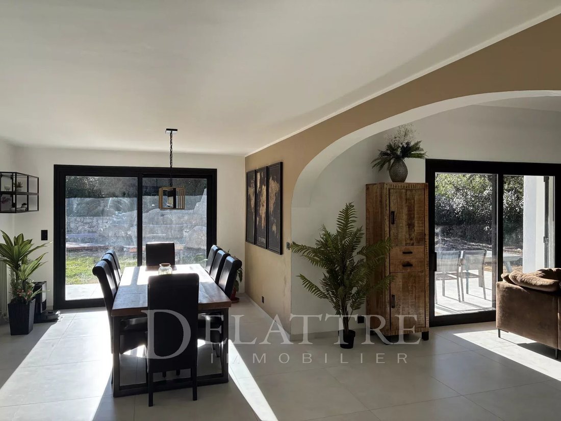 Estate in Nord, Roquefort-les-Pins, France 5 - 17959413
