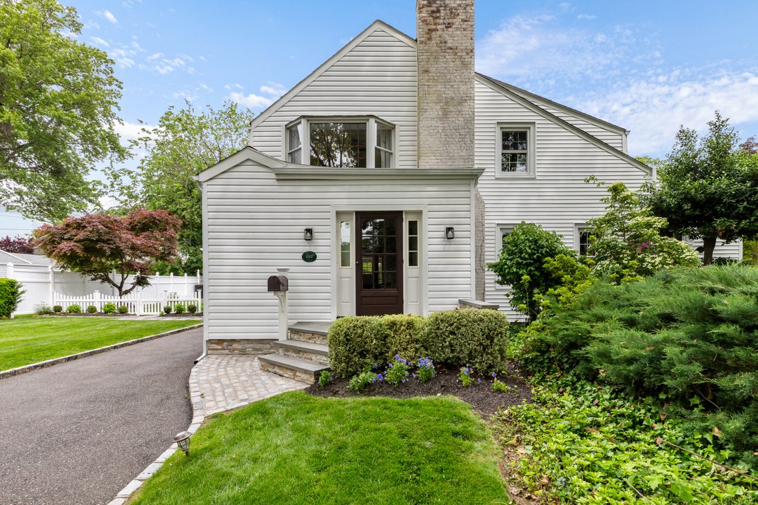 House in Garden City, New York, United States 2 - 17957816