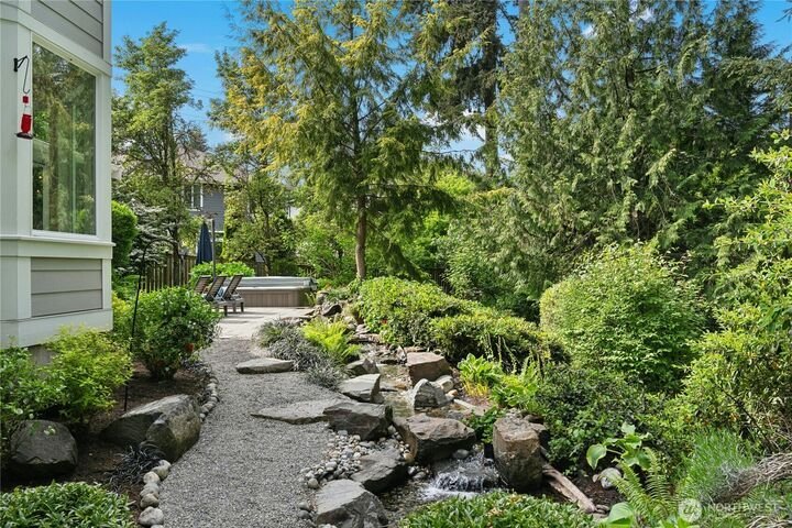 House in Bellevue, Washington, United States 2 - 17963549