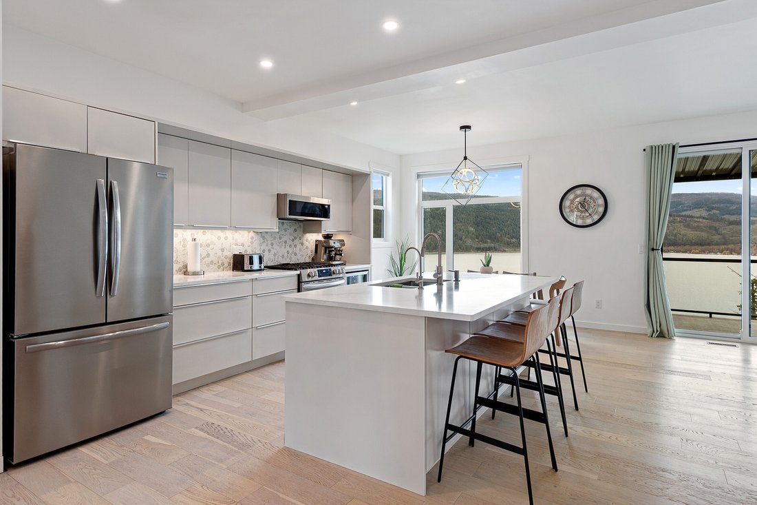 House in Vernon, British Columbia, Canada 3 - 17959833