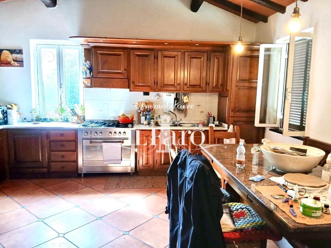 House in Strettoia-Capezzano-Valdicastello, Pietrasanta, Tuscany 4 - 17962107