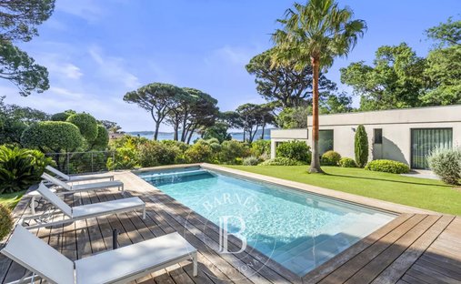 Villa in Grimaud, Provence-Alpes-Côte d'Azur, France 1