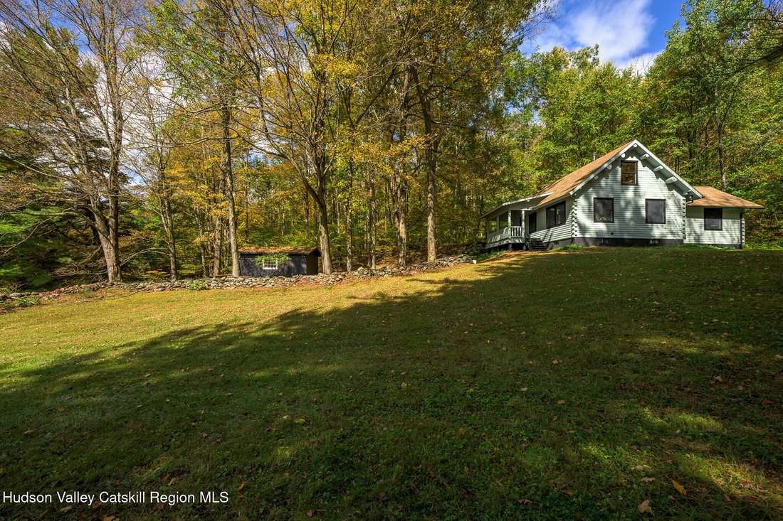 House in Austerlitz, New York, United States 4 - 17101828