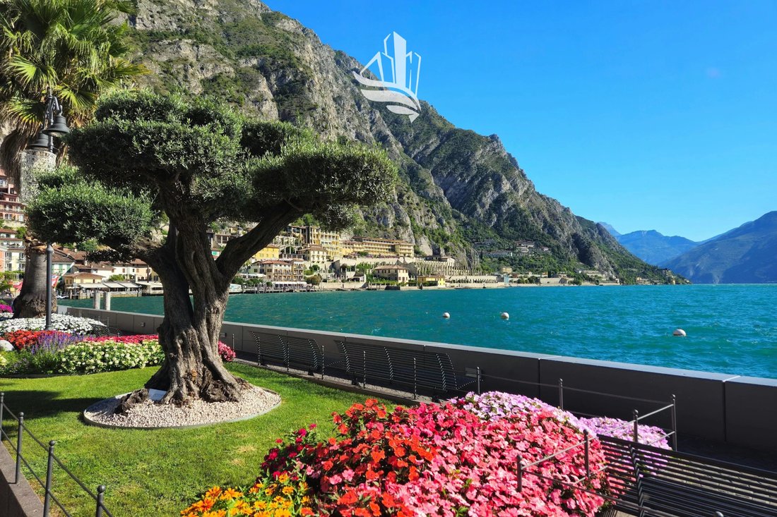 Villa in Garda, Veneto, Italy 5 - 17959622