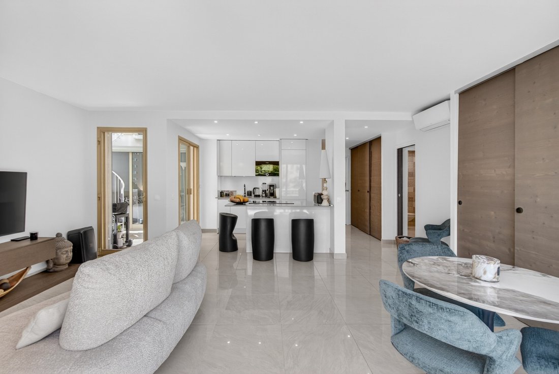 Apartment in Saint Nicolas, Cannes, France 4 - 17963446