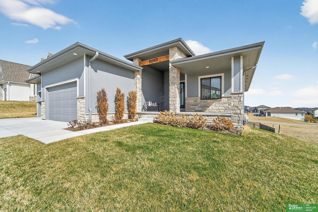 House in Bennington, Nebraska, United States 5 - 17705877