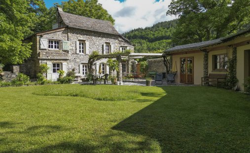 Schloss in Florac-Trois-Rivières, Okzitanien, Frankreich 1