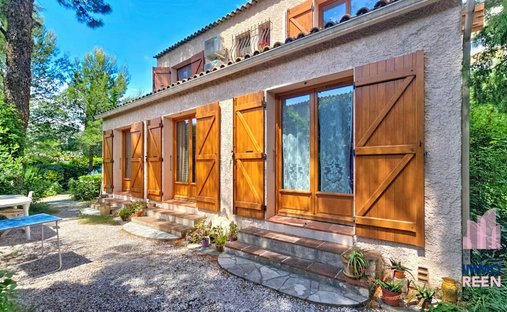 House in Village, Saint-Mandrier-sur-Mer, France 1