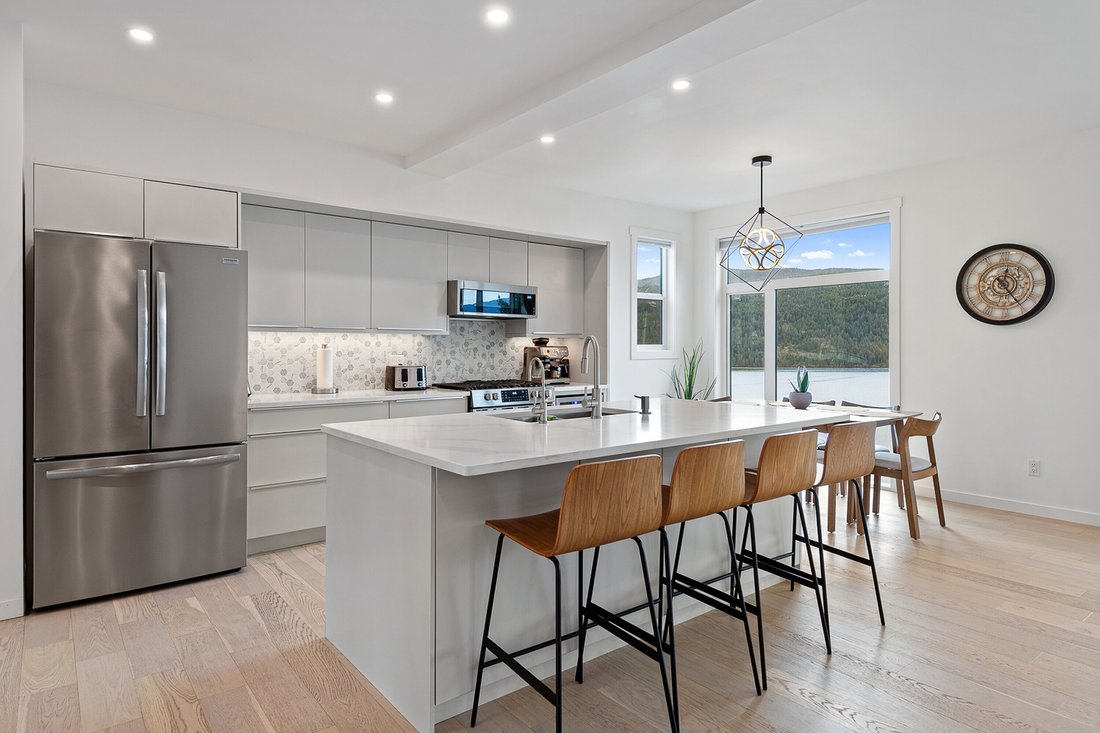 House in Vernon, British Columbia, Canada 2 - 17959833