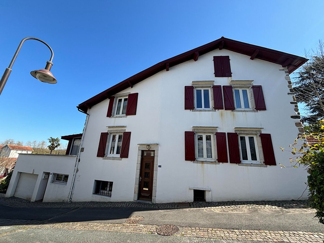 Villa in Ustaritz, Nouvelle-Aquitaine, France 1 - 17959756