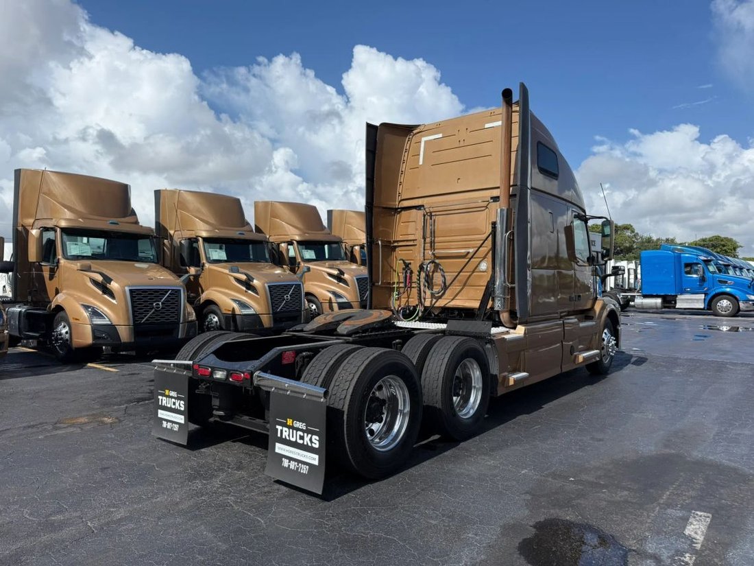 2018 Volvo Commercial VNL VNL 760 Sleeper in Miami, FL, United States 4 - 17962749