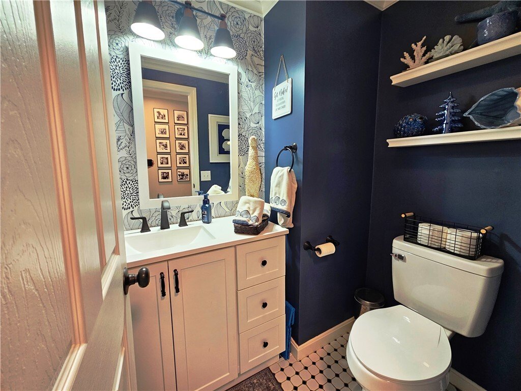 House in Warwick, Rhode Island, United States 3 - 17957979