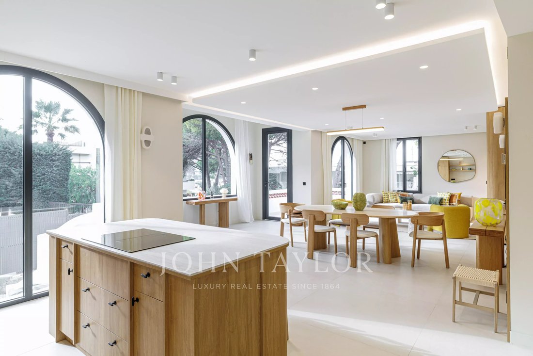 Villa in Cannes, Provence-Alpes-Côte d'Azur, France 3 - 17959482