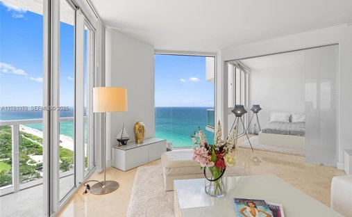 Condo in Miami Beach, Florida, United States 1