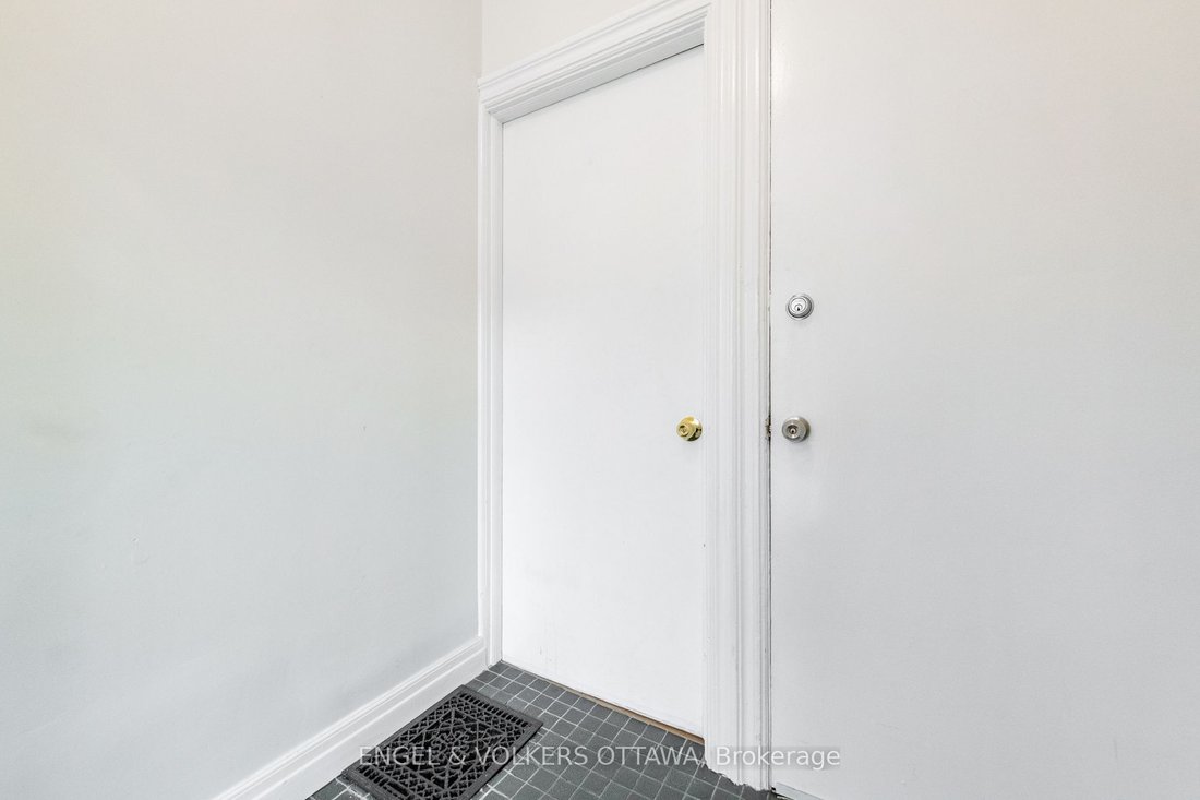 Apartment in Ottawa, Ontario, Canada 3 - 17961978