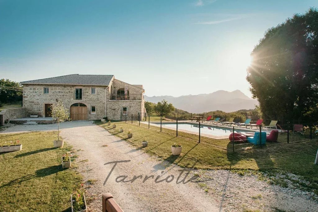 Farm Ranch in Le Poet-Celard, Auvergne-Rhône-Alpes, France 1 - 17957897