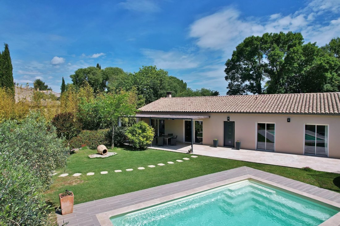 Villa in Uzès, Occitania, France 1 - 17959266