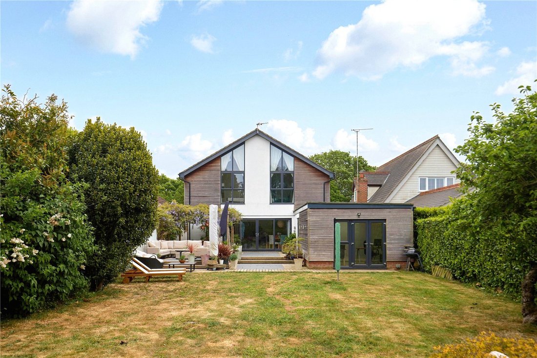 Casa en Rushmere St Andrew, Inglaterra 1 - 16026485