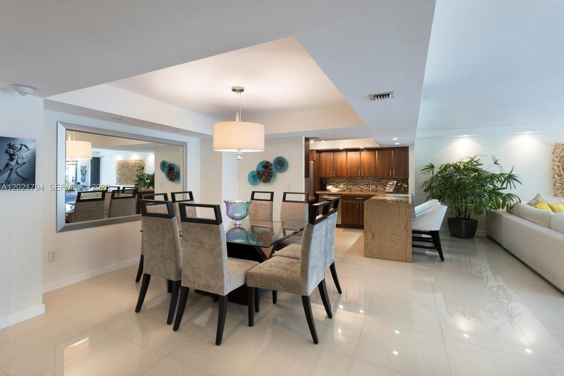 Condo in Miami, Florida, United States 4 - 17960774
