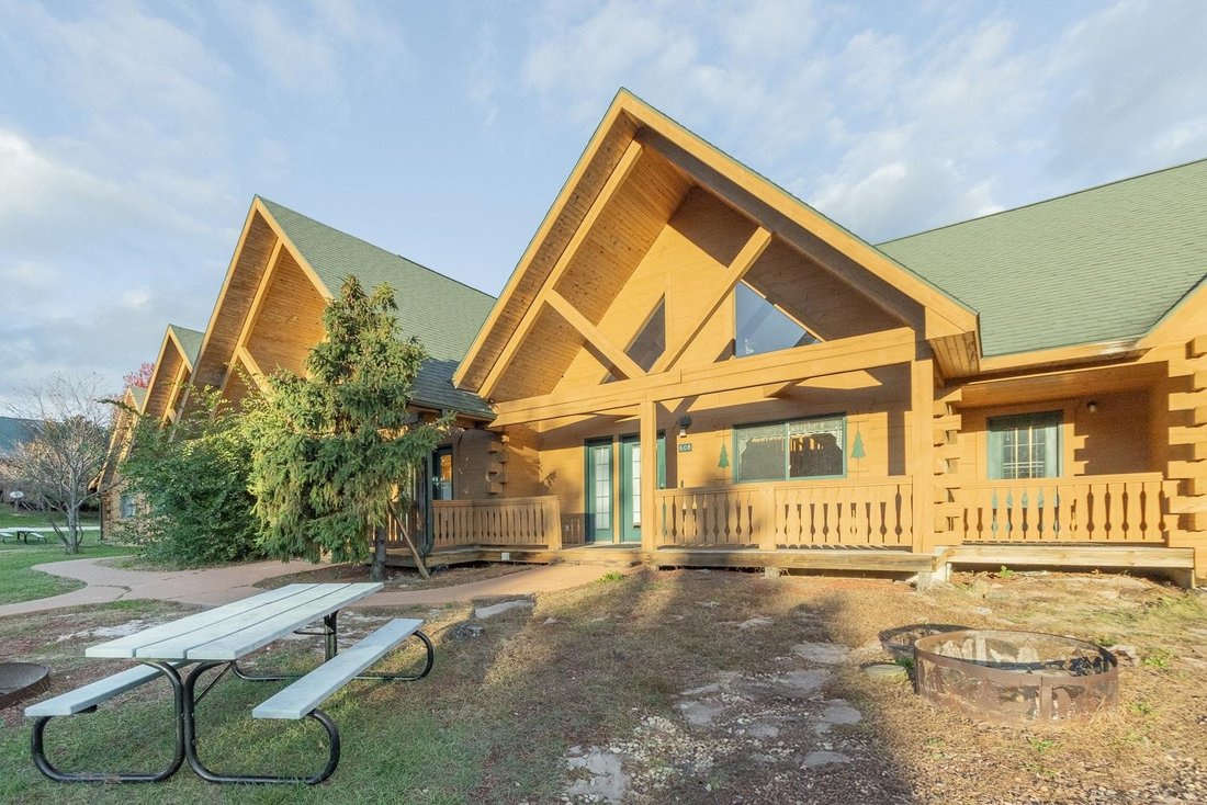 Townhouse in Warrens, Wisconsin, United States 5 - 17958113