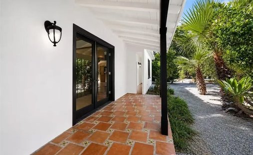 Condo in Los Angeles, California, United States 1