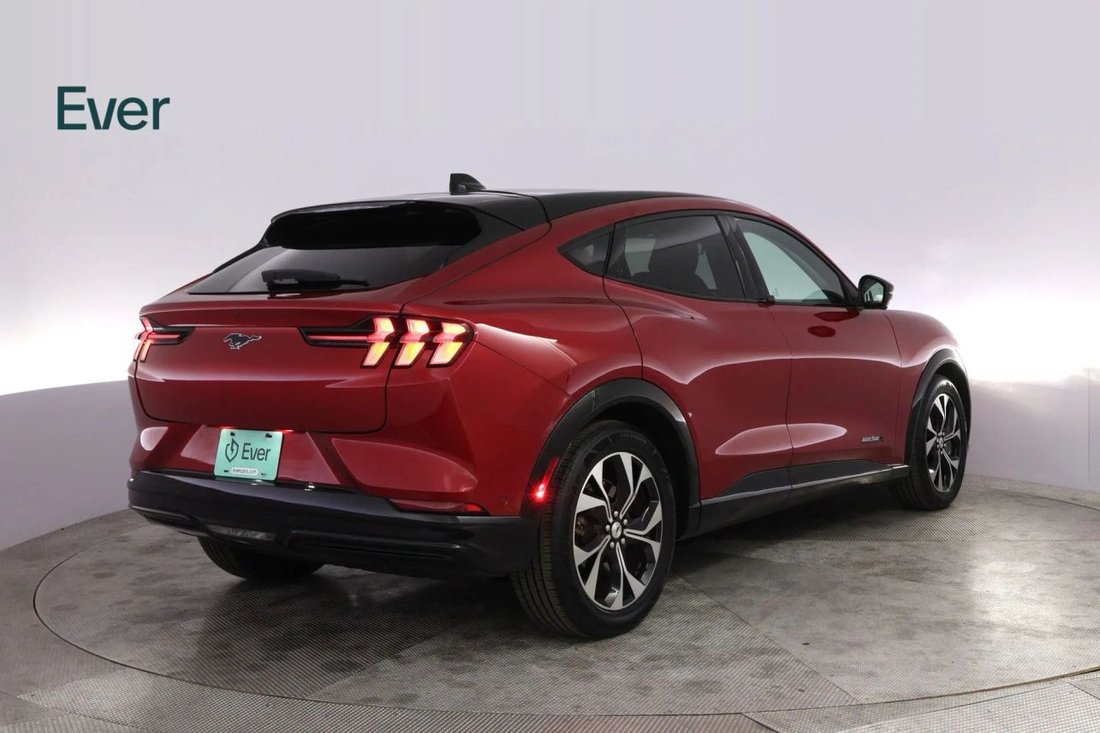 Suv in San Francisco, CA, United States 3 - 17885511