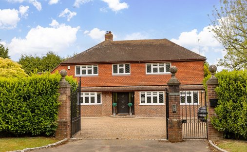 House in Dormansland, England 1