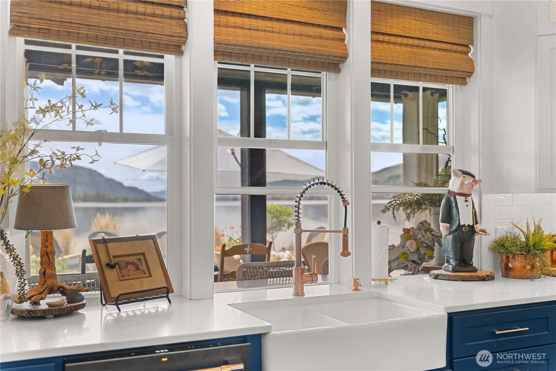 House in Oroville, Washington, United States 3 - 17962410