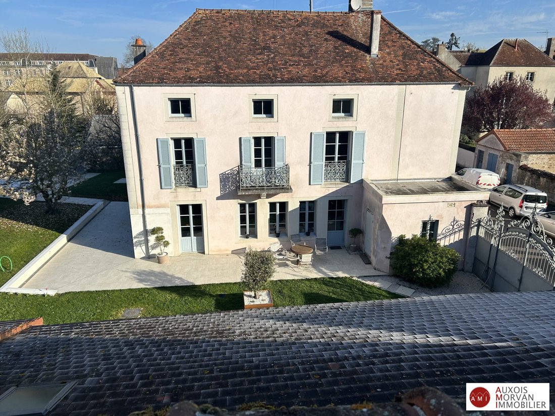 House in Semur-en-Auxois, Bourgogne – Franche-Comté, France 1 - 17963346