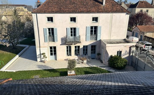 Haus in Semur-en-Auxois, Bourgogne-Franche-Comté, Frankreich 1