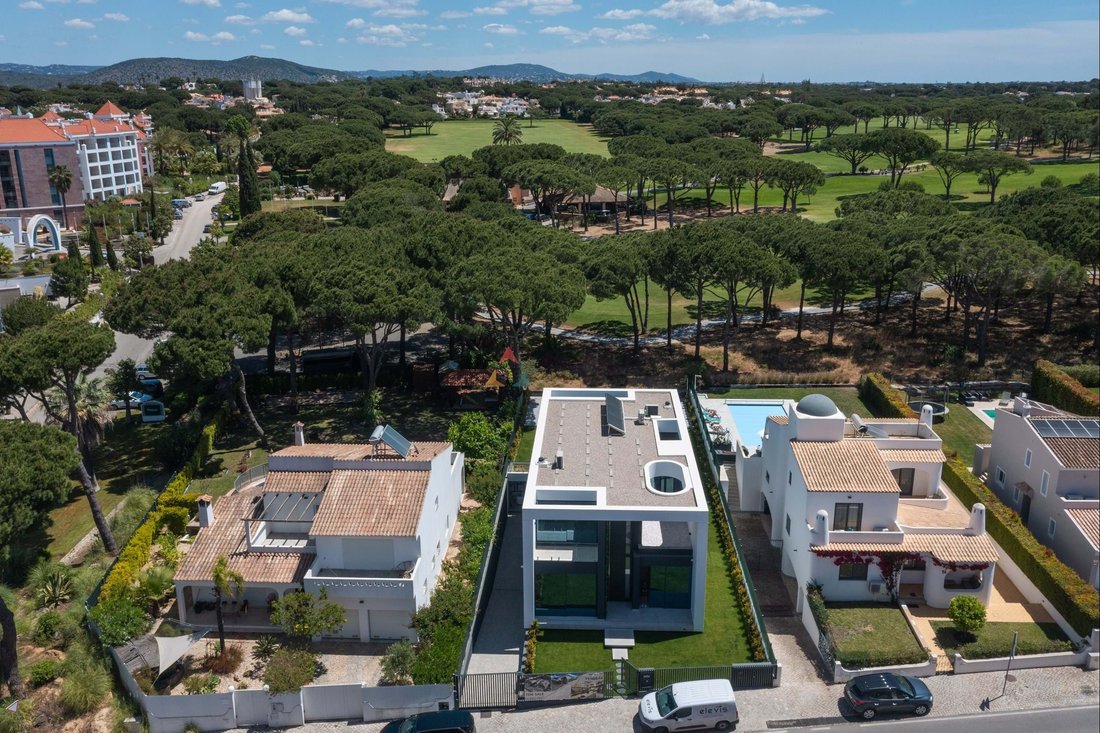 Villa in Vilamoura, Quarteira, Algarve 1 - 17960088