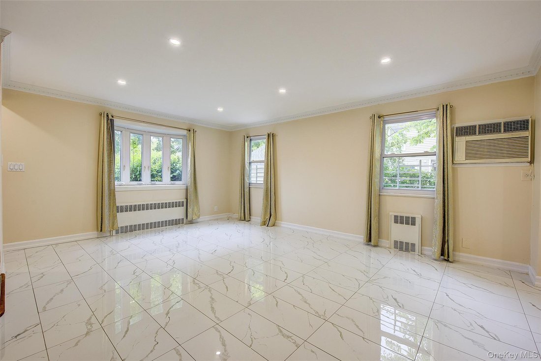 House in New York, New York, United States 2 - 17958287