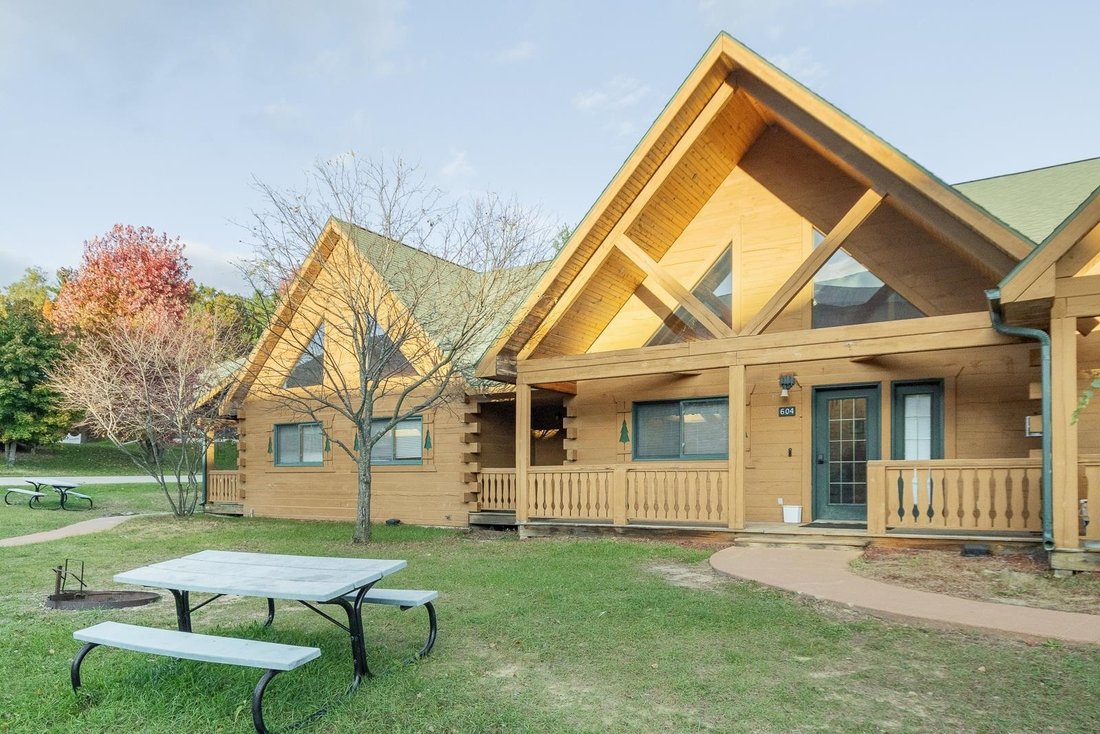 Townhouse in Warrens, Wisconsin, United States 1 - 17958113