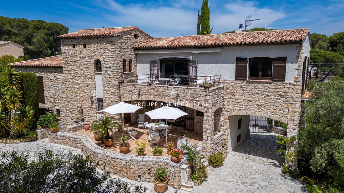 Villa in Boulouris, Saint-Raphaël, France 1 - 17962912