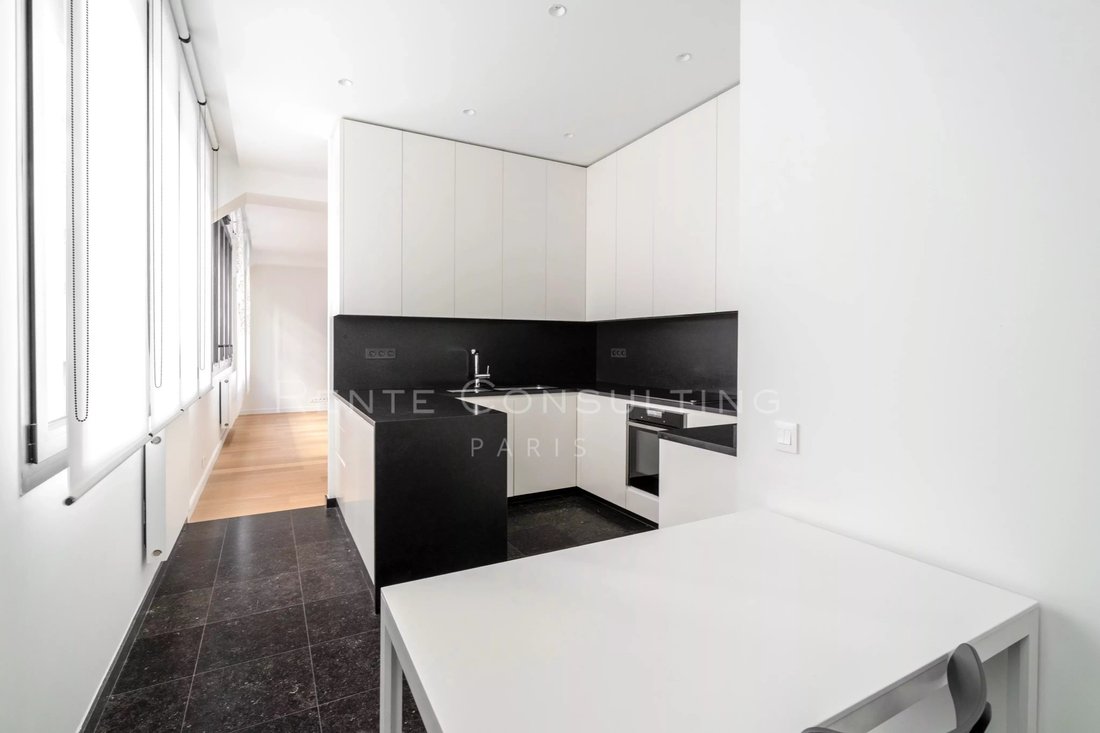 Apartment in Saint Thomas d'Aquin, Paris 7e Arrondissement, Paris 5 - 17959412