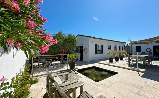 Villa in Sainte-Marie-de-Ré, Nouvelle-Aquitaine, France 1
