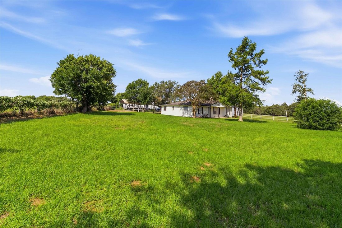 House in McDade, Texas, United States 5 - 17961326