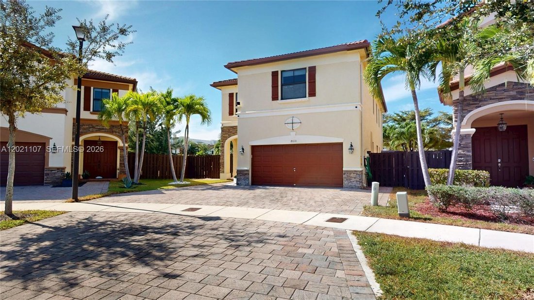 House in Doral, Florida, United States 3 - 17957966