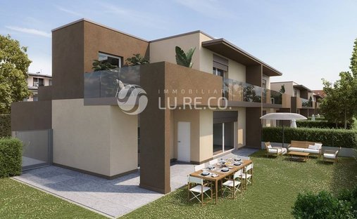 Villa in Cabiate, Lombardy, Italy 1