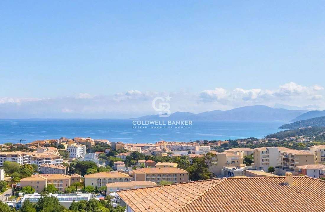 Apartment in L'Île-Rousse, Corsica, France 1 - 17845119