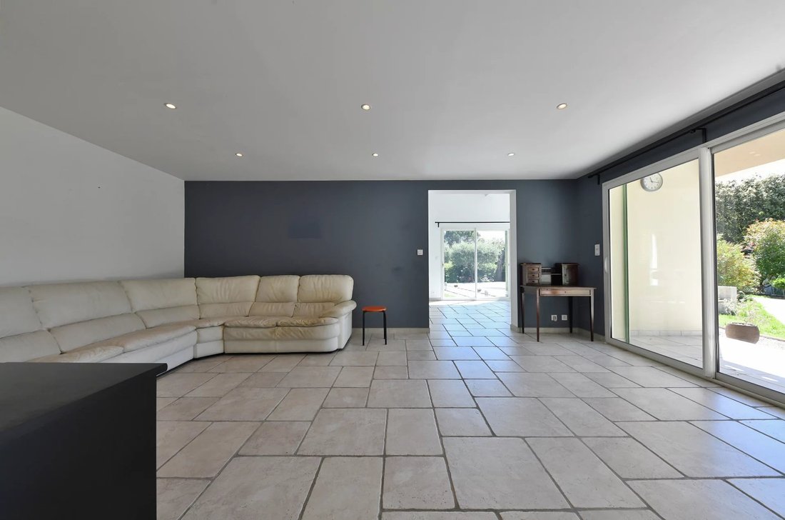 Villa in Uzès, Occitania, France 4 - 17959276