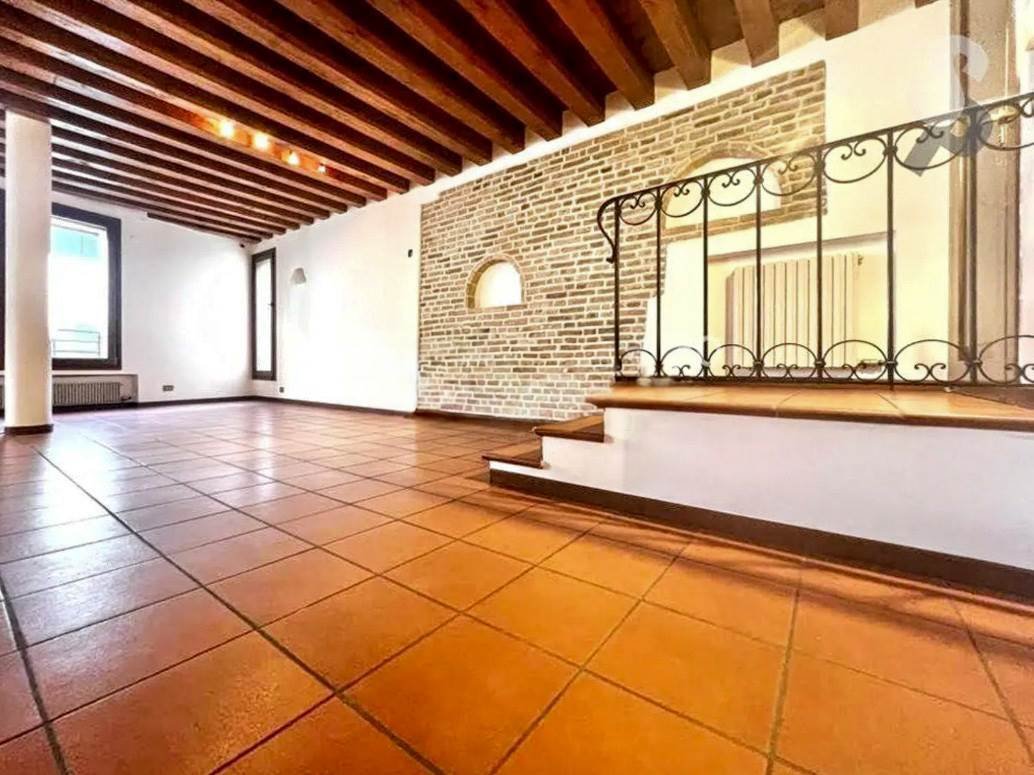 Apartment in Piazza Del Grano - Maggiore, Treviso, Italy 1 - 17962047