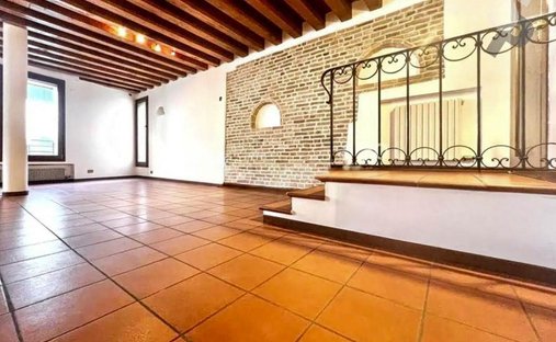 Apartment in Piazza Del Grano - Maggiore, Treviso, Italy 1