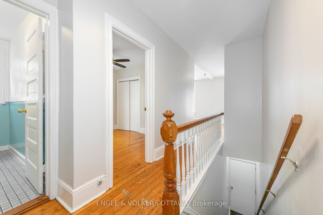 Apartment in Ottawa, Ontario, Canada 5 - 17961978