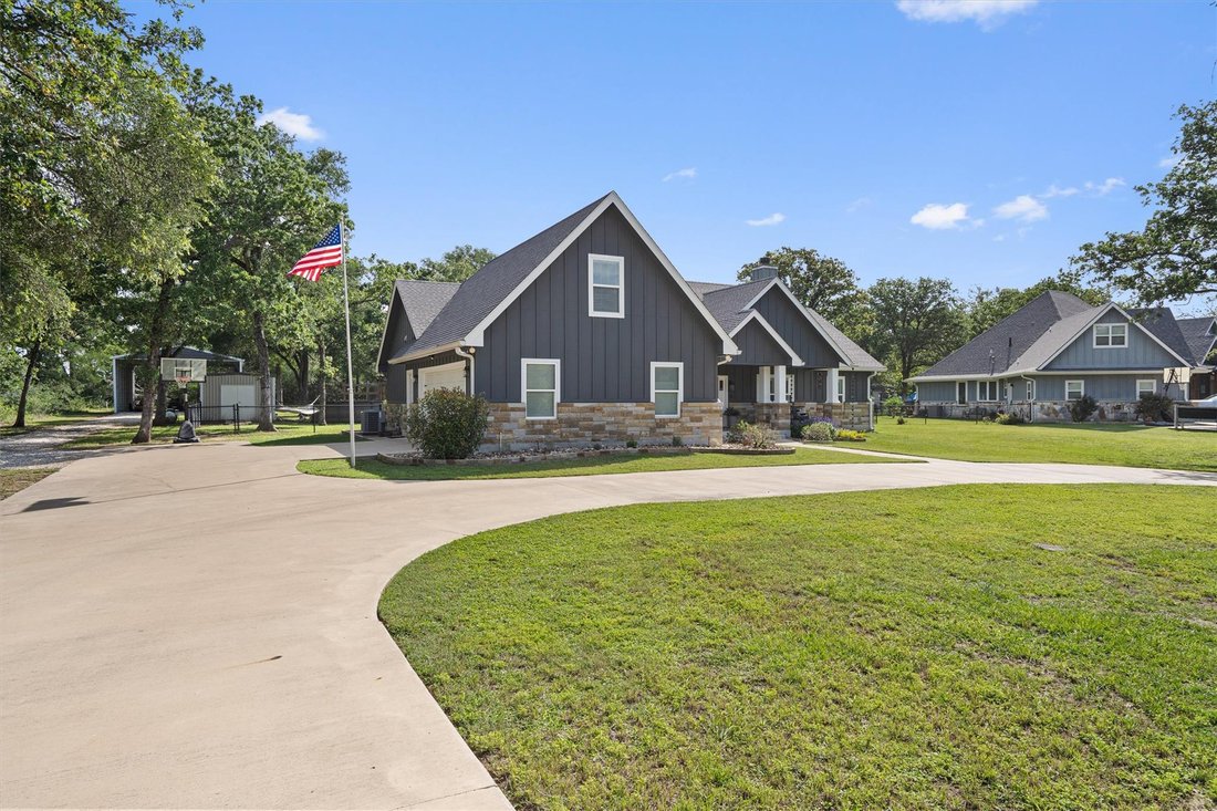 House in Elgin, Texas, United States 2 - 17958100